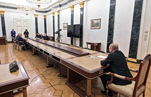 As Energy Industry Collapses, Russian Economy Retools For Production Of Very Long Tables